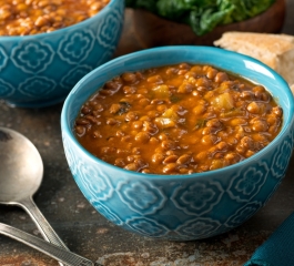 Sopa de lentilha perfeita pro frio e com ingredientes que você tem