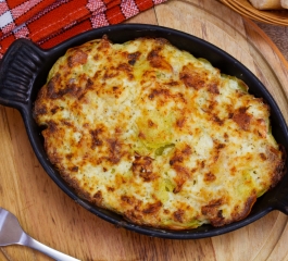 Bacalhau gratinado com creme de mandioca maravilhoso