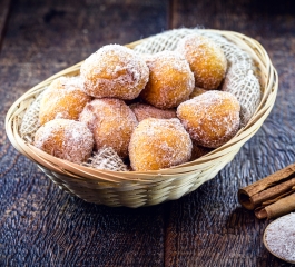 Bolinho de chuva com doce de leite muito fácil e perfeito