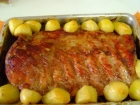 Читать статью: Costelinha de porco no forno com batatas suculenta e macia –