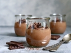 Read this article: Mousse de chocolate com 3 ingredientes