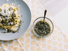 Read this article: Molho pesto vegano: Como fazer em casa