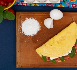 Crepioca de queijo com tomate, maravilhosa