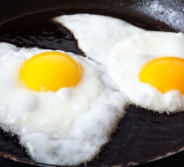 Fritando OVO SEM GRUDAR na panela, aprenda o SEGREDO