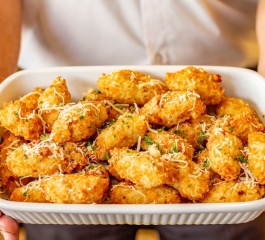 Bolinho de arroz é um petisco tradicional e incrível