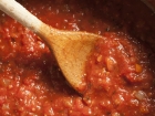 Read this article: Molho de tomate caseiro simplesmente divino