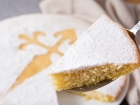 Read this article: O famoso Bolo de Santiago incrivelmente delicioso