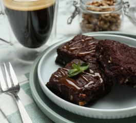 Brownie tradicional textura macia e úmida