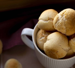 Pão de queijo é uma opção versátil e deliciosa