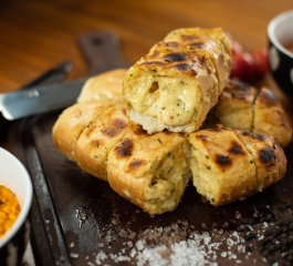 Pão de Alho com Queijo na Airfryer é uma receita fácil e Divina