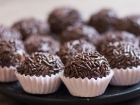 Читать статью: Aprenda fazer esse Brigadeiro de Micro-ondas que fica Divino