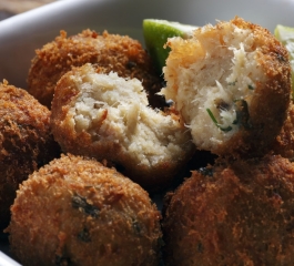 Sabor e Sustância Bolinhos de Pão e Frango para Deliciar o Paladar