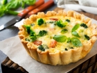 Читать статью: Harmonia de Sabores Delicie-se com a Quiche Caseira de Salmão, Brócolis, Manjericão e Queijo