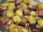 Leer materia: Sobrecoxa Assada com Batatas e Bacon Uma Explosão de Sabor no Prato –