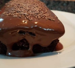 Bolo de chocolate SUPER molhado de cobertura confira AQUI