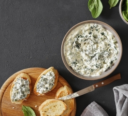 Verde e Delicioso Molho Cremoso de Espinafre para Transformar seus Pratos