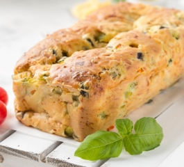 Sabor Fresco em Cada Fatia Bolo Lanche de Legumes com Toque de Queijo