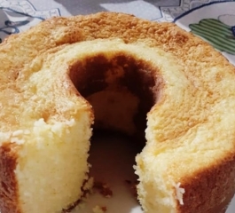 Bolo de Coco com leite condensado de liquidificador vem ver –