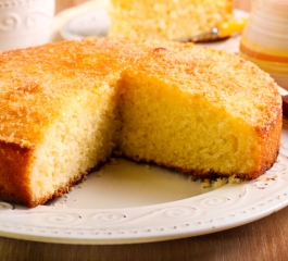 Bolo de laranja de liquidificador é uma sobremesa clássica e muito saborosa