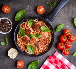 Espaguete Com Divino Molho de Tomate Traz Uma Odisseia de Sabores!