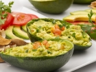 Lire l'article: Receita Vegetariana de Salada de Abacate recheada com GuacaMole