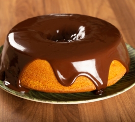 Desfrute do Melhor Bolo de Cenoura Feito em Casa!