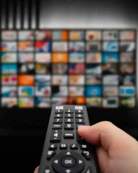 mais de 300 canais de TV