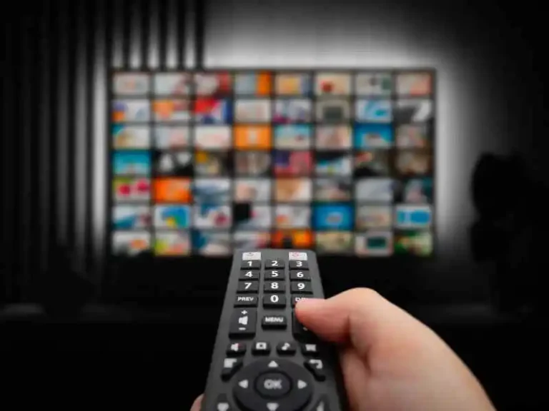 mais de 300 canais de TV